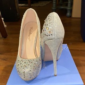 Women’s pumps